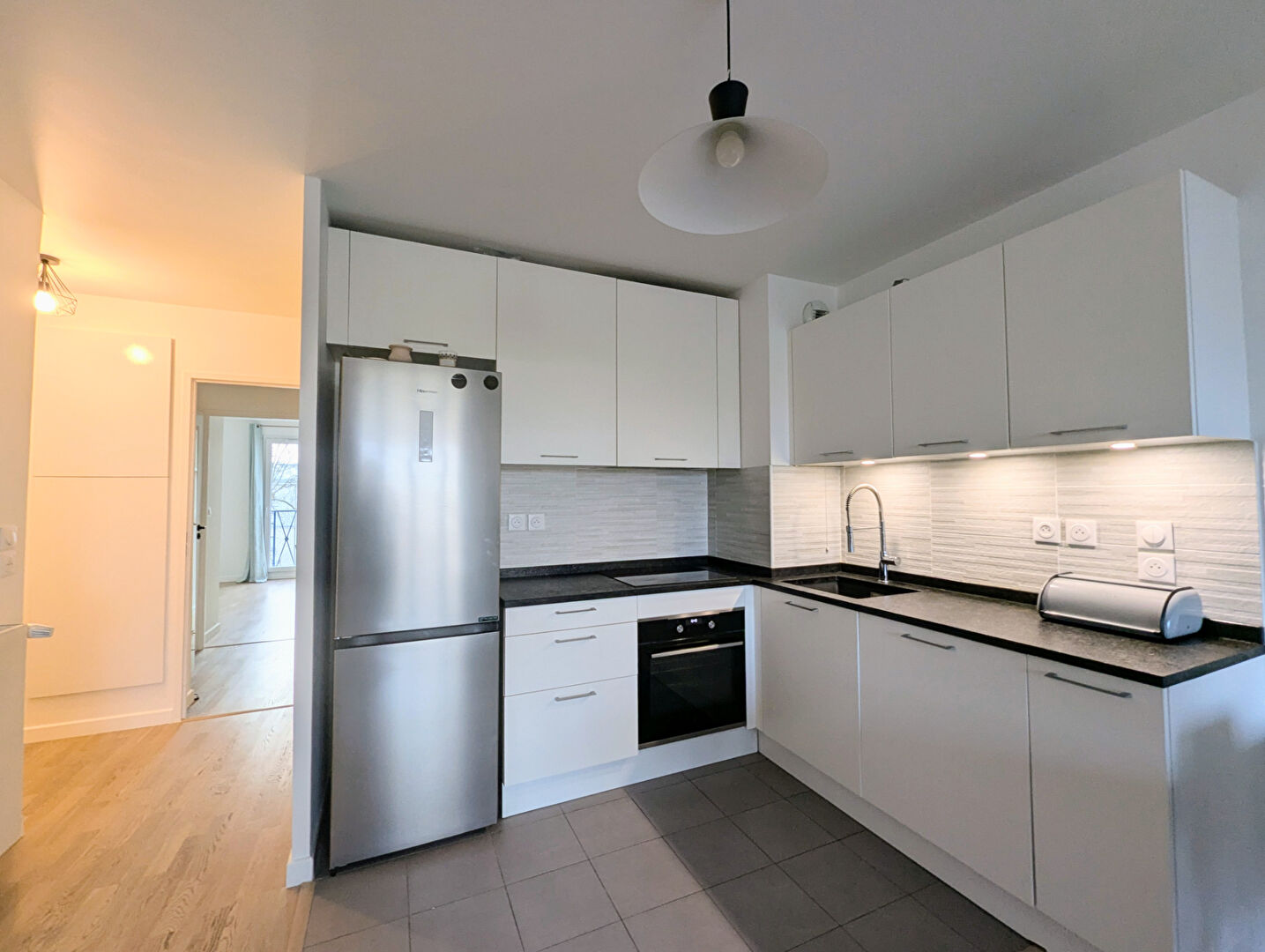 À louer - T3 meublé rénové avec balcon et 2 parkings - Le Plessis-Robinson