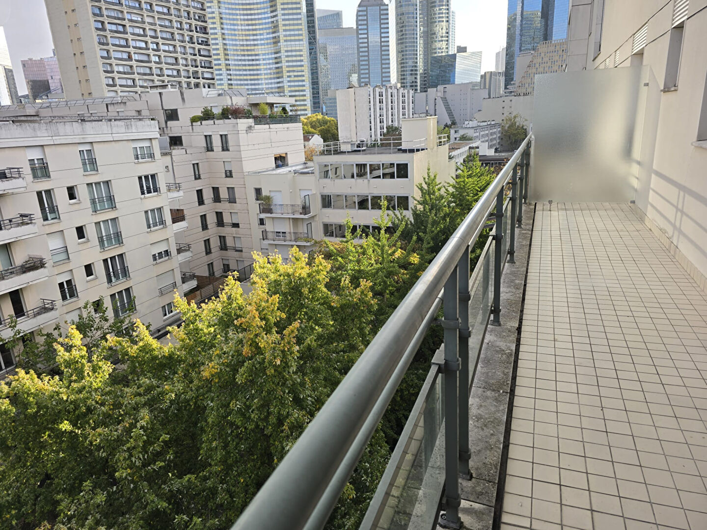 Studio lumineux de 29,18 m²  avec Terrasse 8m²