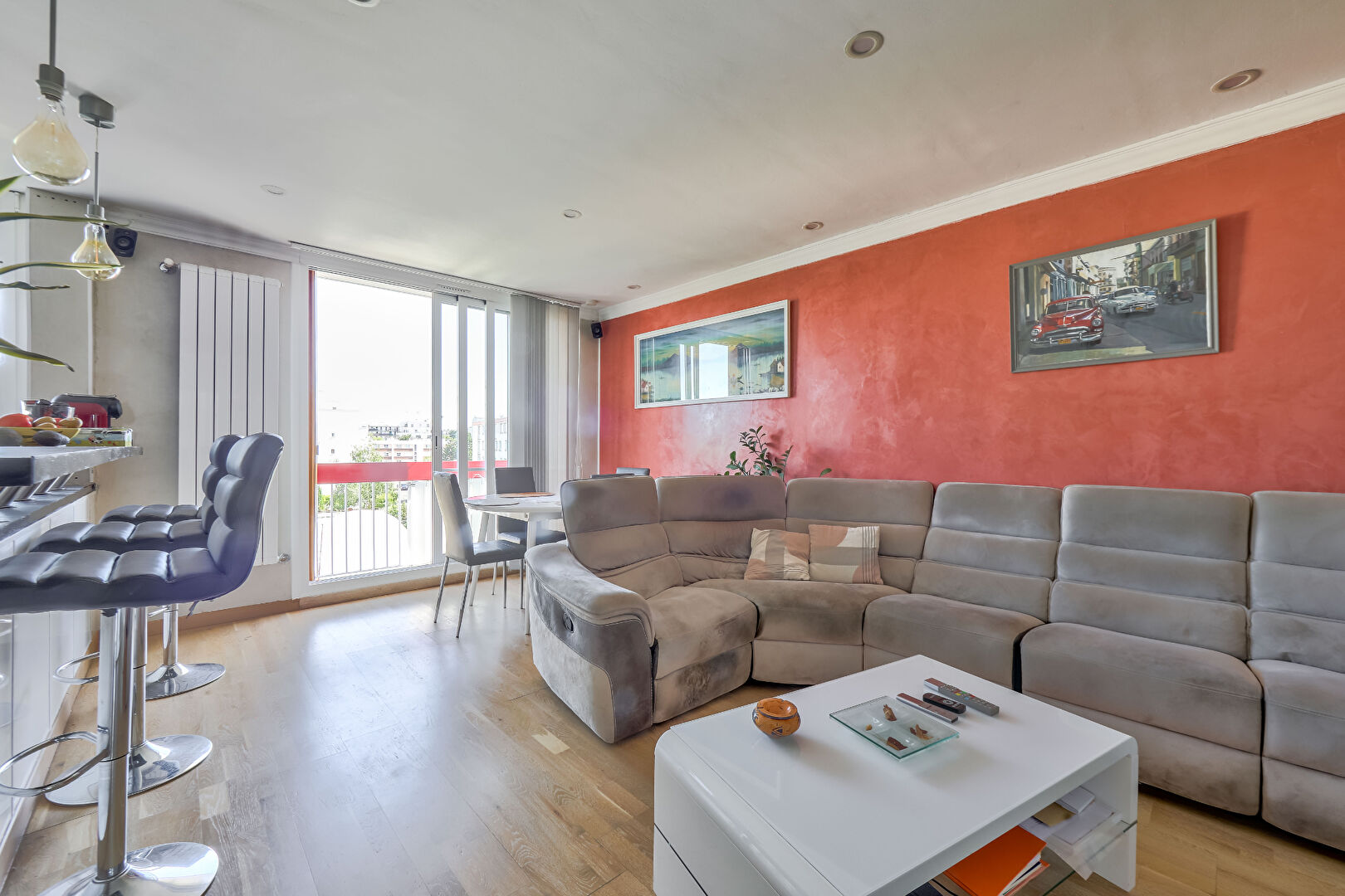 Appartement 4 pièces meublé 73 m² Balcon, cave et parking  Quartier Europe